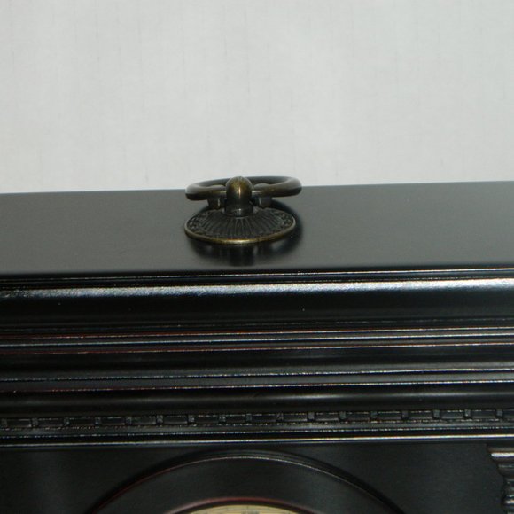 Bombay 2004 Mohogany Wood Floating Quartz Sync Clock - Picture 8 of 17